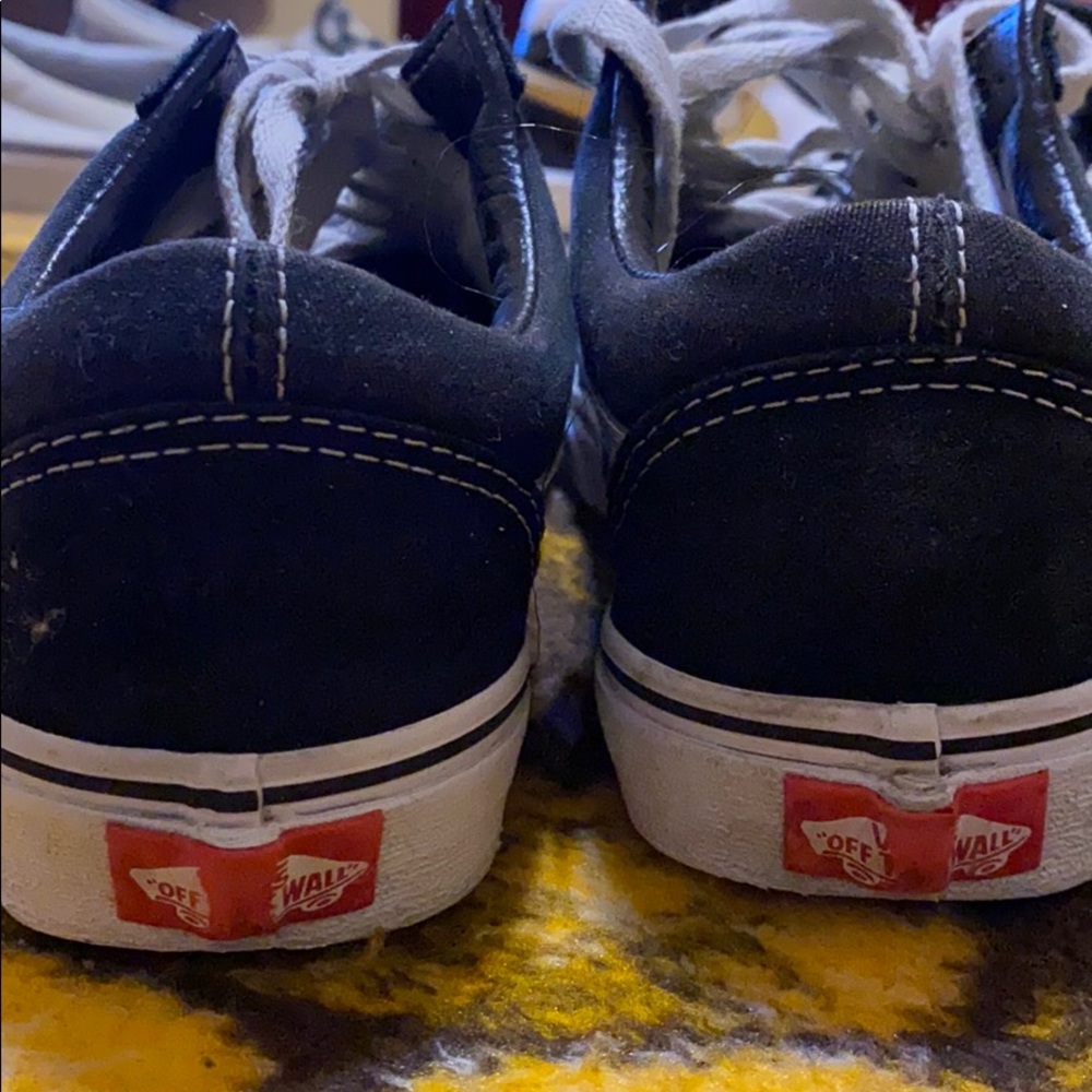 Vans - Picture 3 of 4